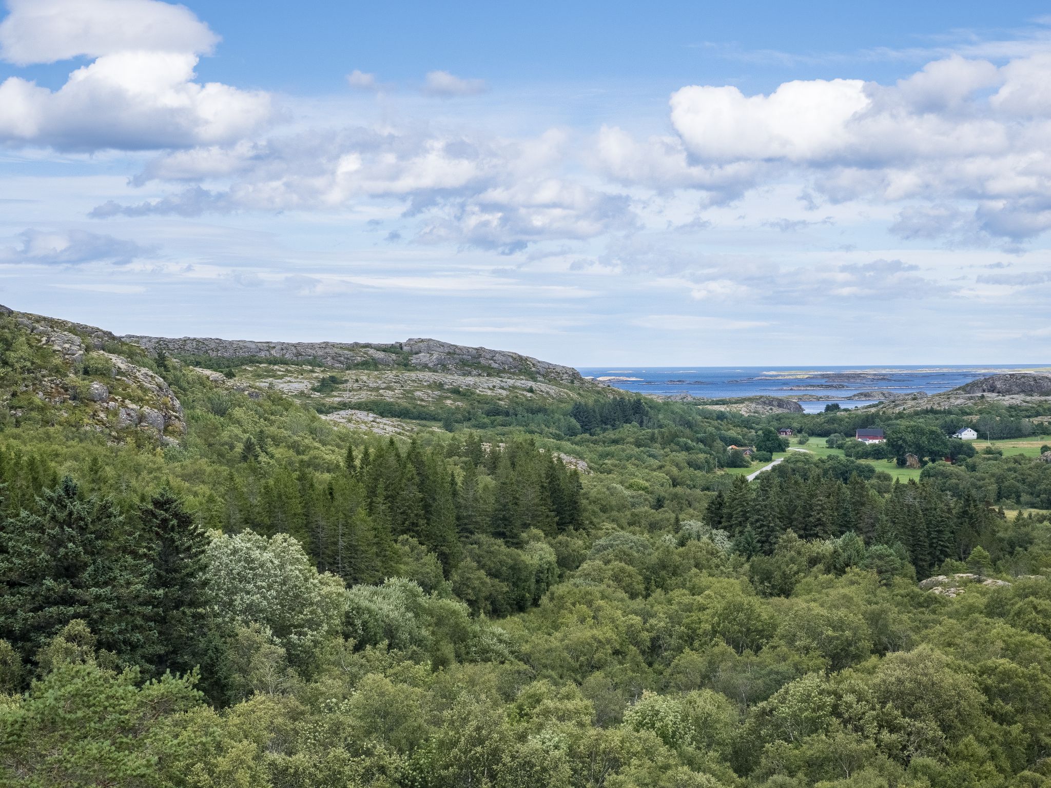 250805 1340 J  2JR0283 HDR