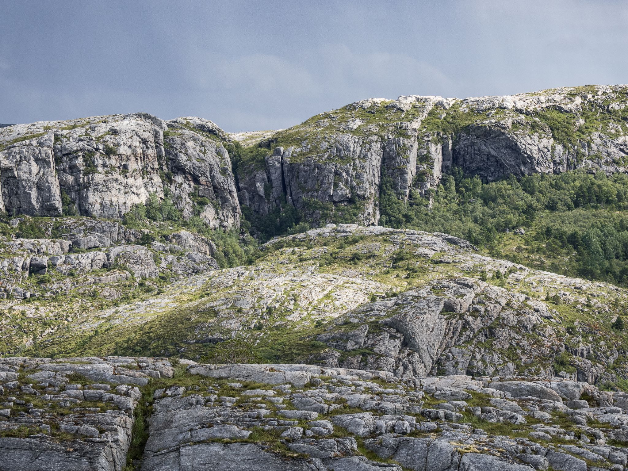 250808 1302 J  2JR0718