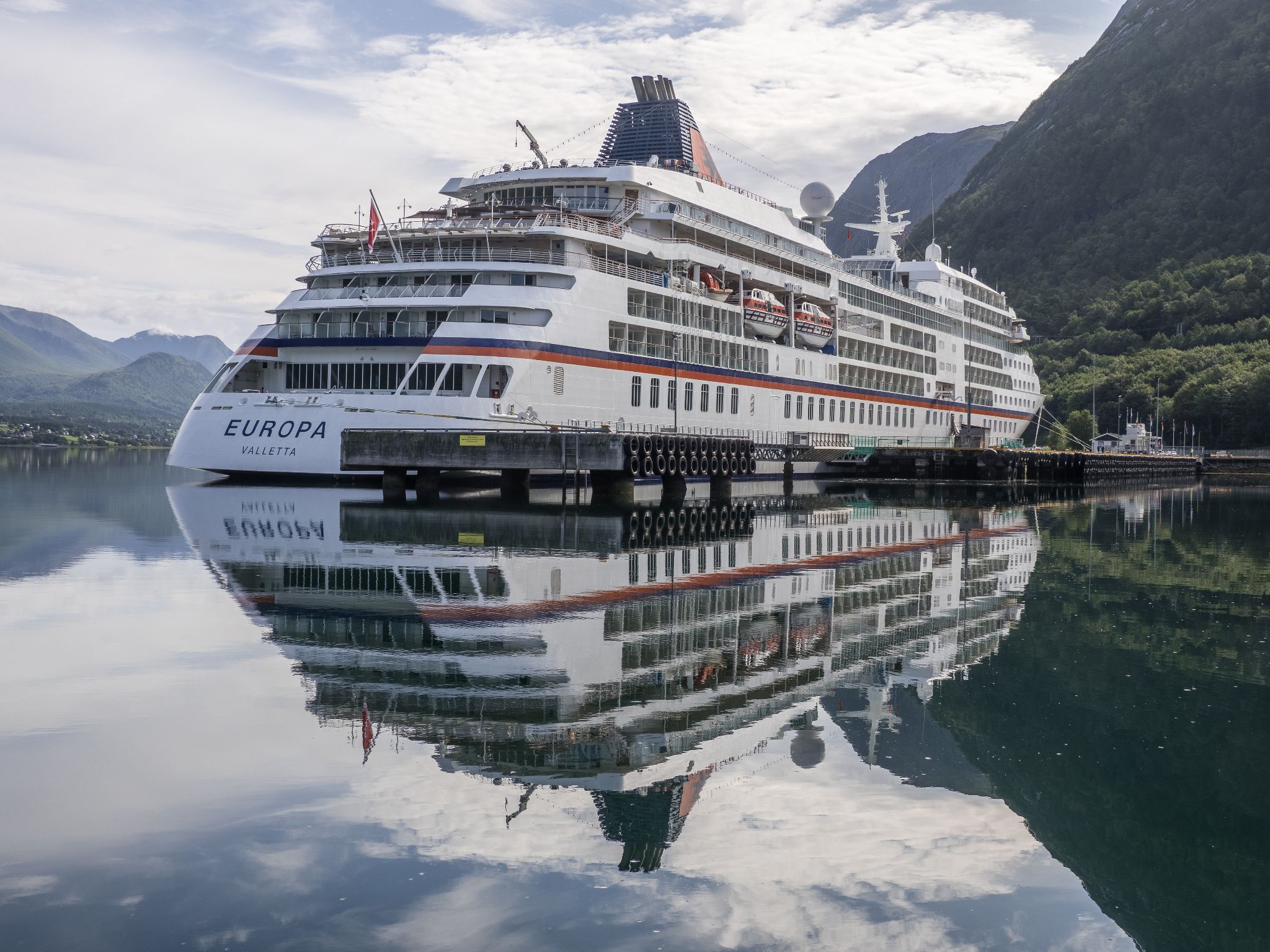 250812 1102 J  2JR0016 HDR