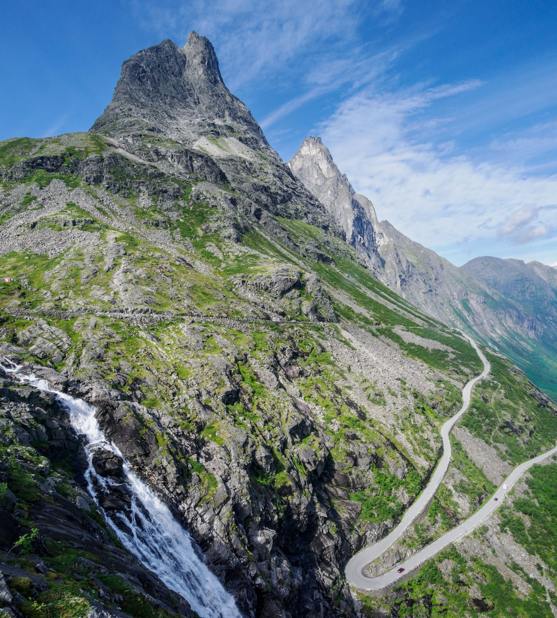 250812 1301 H  2HR0075 Pano